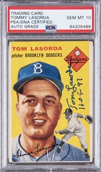 1954 Topps Tommy LaSorda Signed Rookie Card – HOF (dec. 2021) – PSA/DNA 10 AUTO 